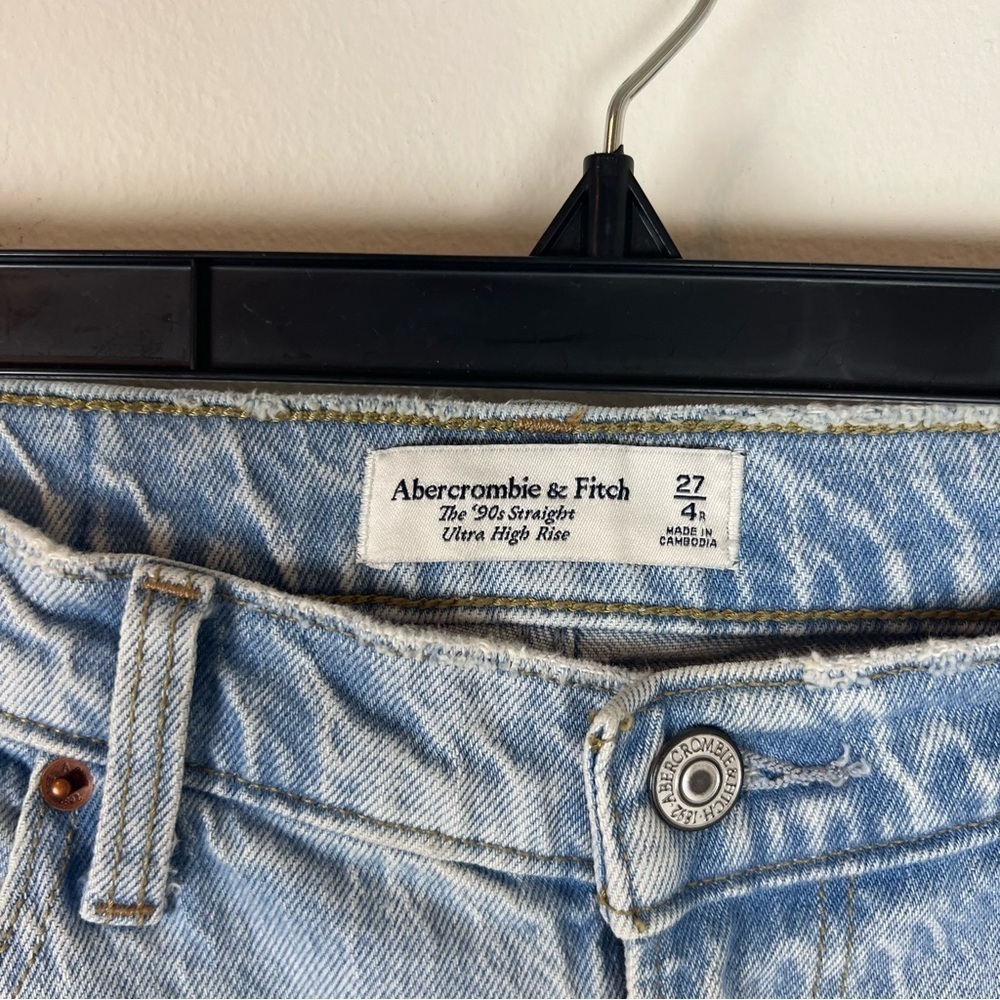 Abercrombie & Fitch 90s straight Ultra High Rise Jeans Light Wash 27 / 4 - Picture 4 of 6